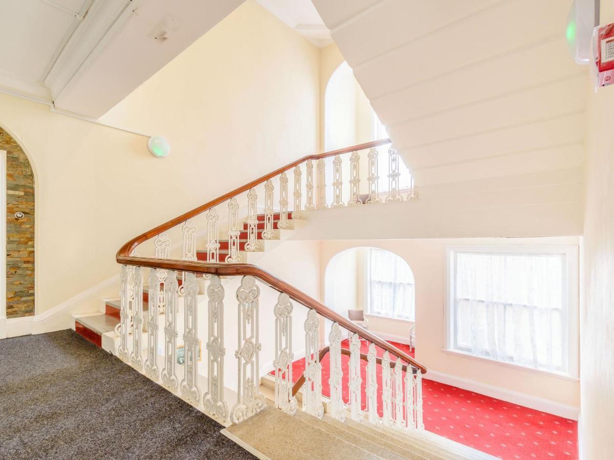 Cairns Vista Apartment วิทบี ภายนอก รูปภาพ